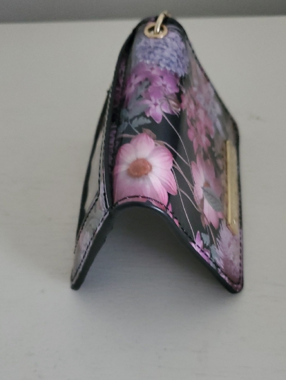 Betsey Johnson Black Floral Key & Card Holder with Gold Hardware NWOT - Picture 7 of 8